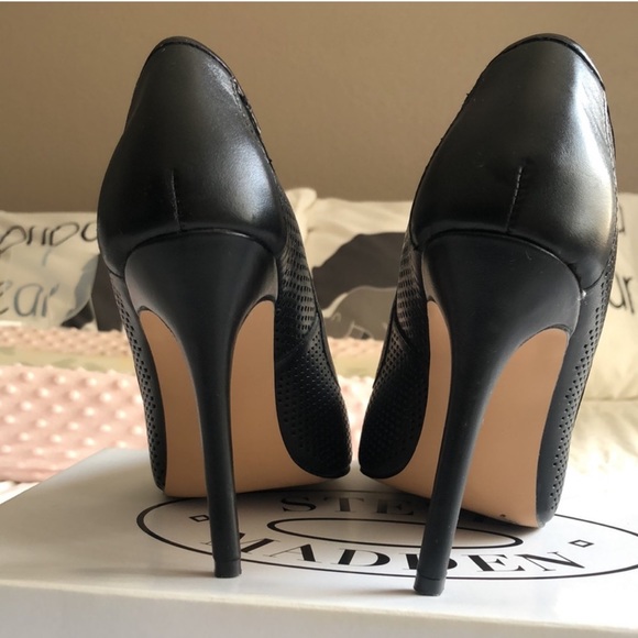 Steve Madden | “Pagen” Perforated Stilleto Pump | Size 8M - Picture 3 of 10